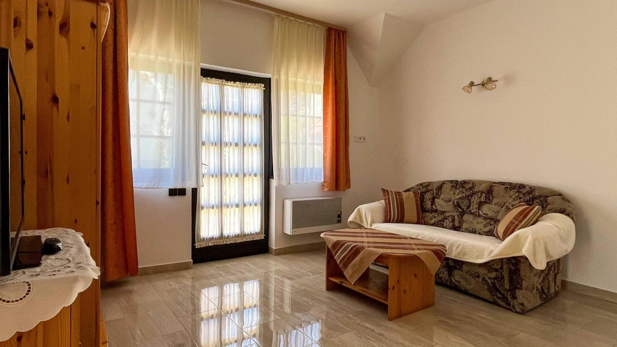 Magyar Apartmanhazak I-Iii. Zalakaros Rum bild